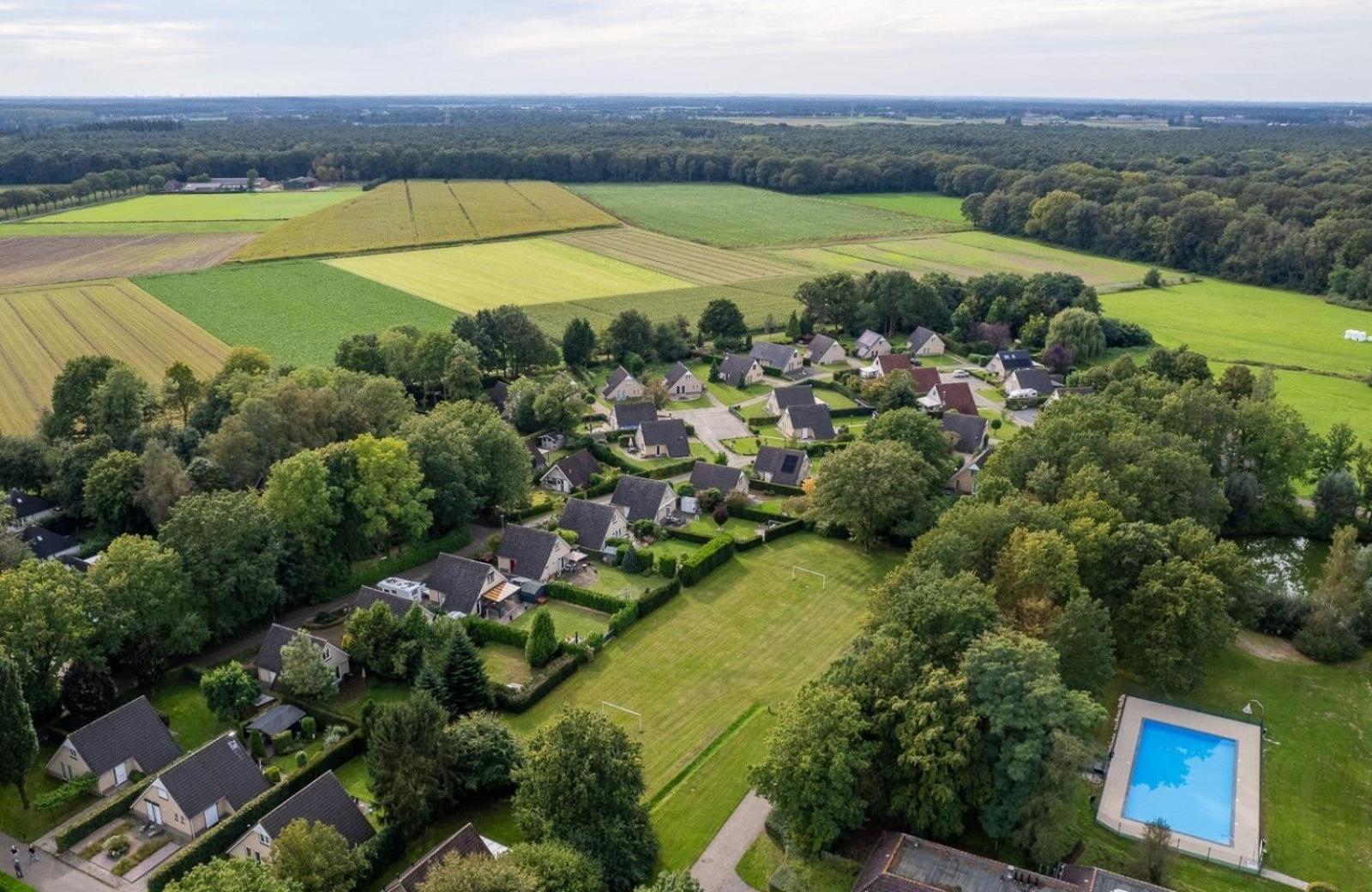 הוילה Posterholt Geschakelde Recreatiewoning Met Omheinde Tuin מראה חיצוני תמונה